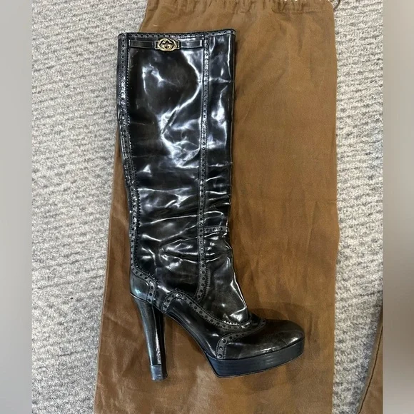 GUCCI GG BLACK/GRAY PATENT LEATHER BOOTS, SIZE 37.5